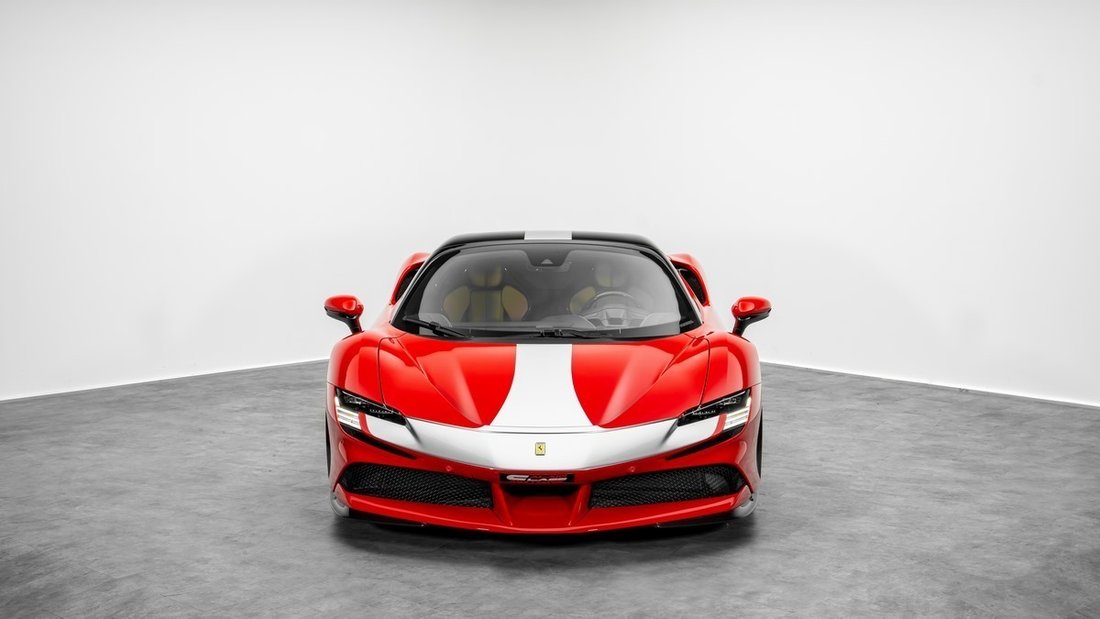Cabriolet in Dubai, United Arab Emirates 3 - 18472730