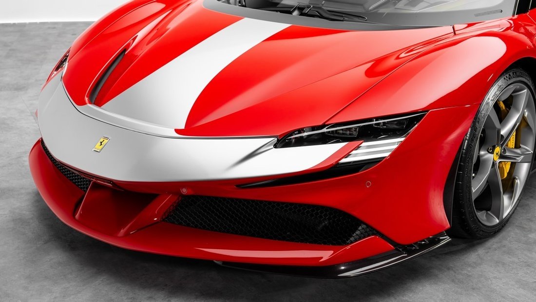 Cabriolet in Dubai, United Arab Emirates 5 - 18472730