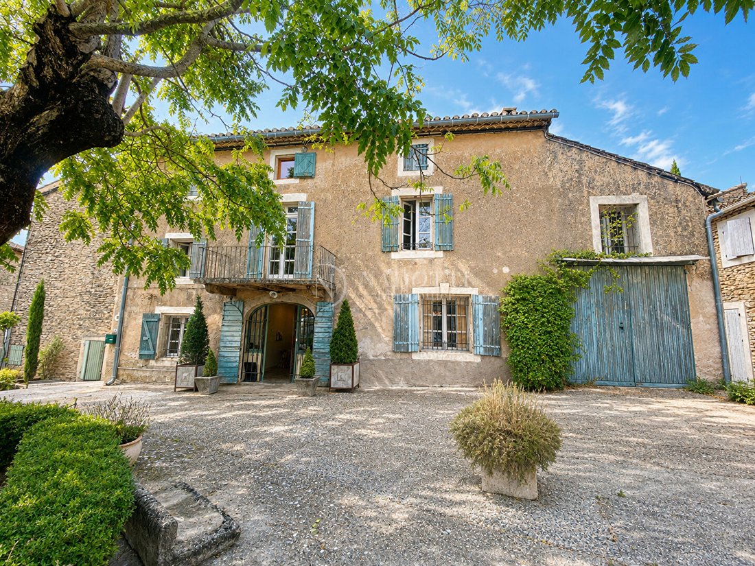 House in Cabrières-d'Avignon, Provence-Alpes-Côte d'Azur, France 1 - 18472873