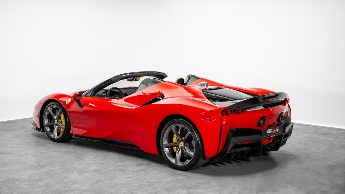 Cabriolet in Dubai, United Arab Emirates 2 - 18472730