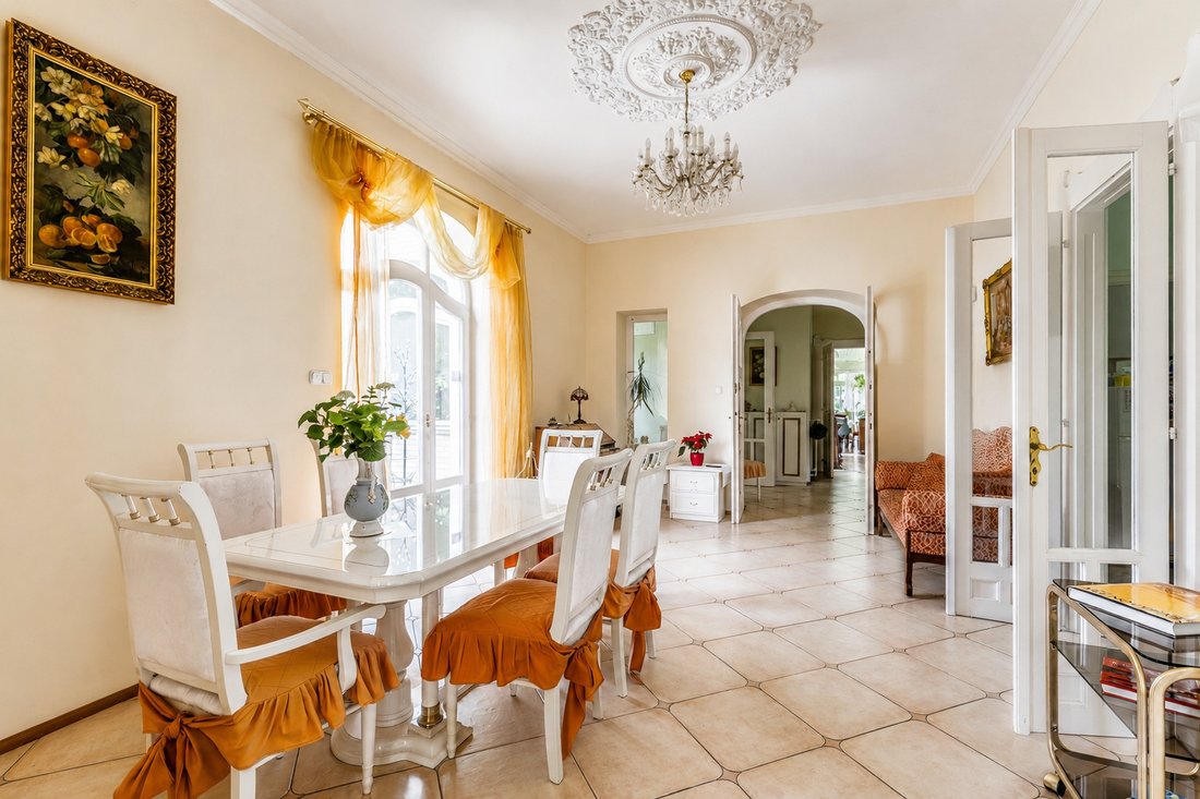 Villa in Budapest, Hungary 3 - 18473039