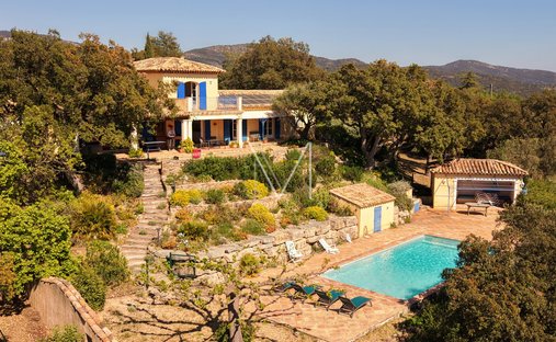 Estate in Le Plan-de-la-Tour, Provence-Alpes-Côte d'Azur, France 1