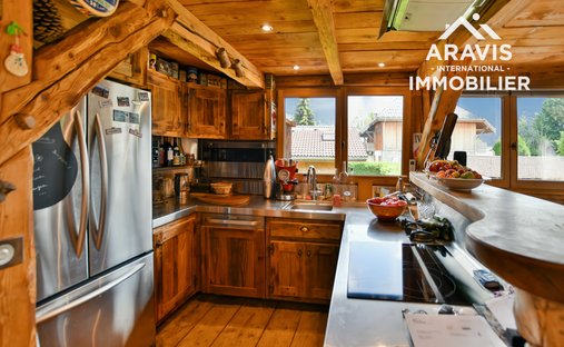 House in Arâches-la-Frasse, Auvergne-Rhône-Alpes, France 1