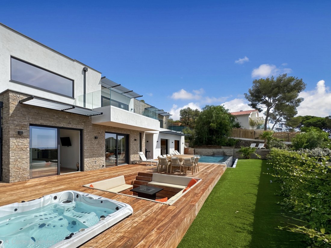 Villa in Ecarts, Roquebrune-sur-Argens, France 4 - 18348085