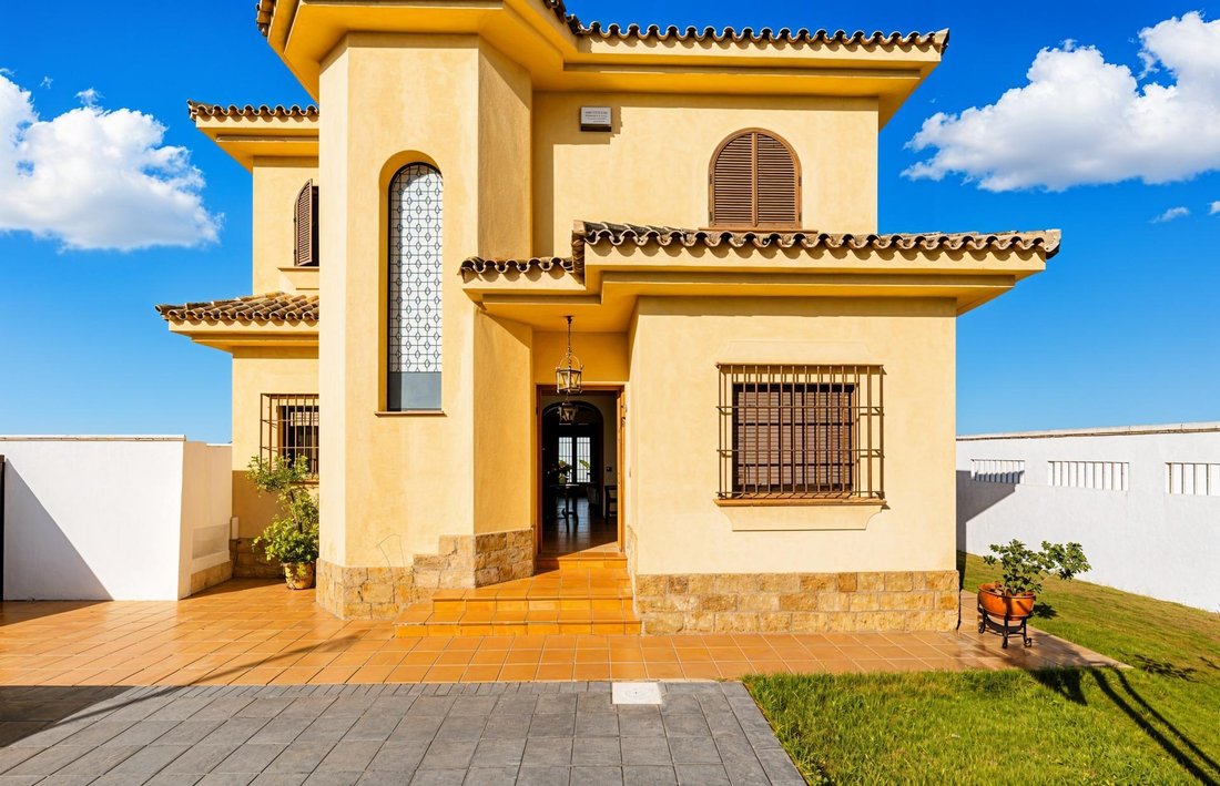 Chalet in Chiclana de la Frontera, Andalusia, Spain 2 - 16851794