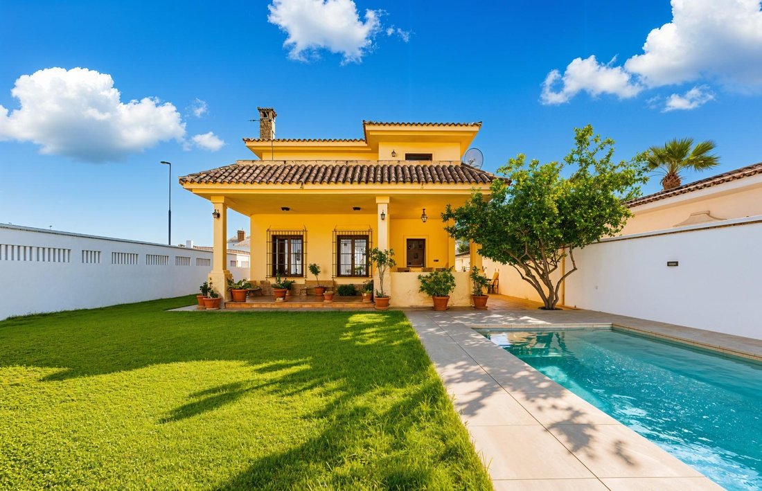 Chalet in Chiclana de la Frontera, Andalusia, Spain 5 - 17258767
