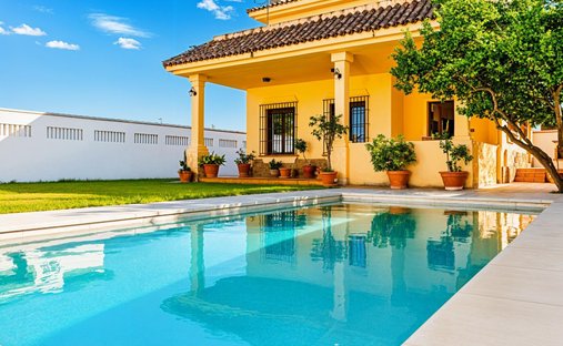 Chalet in Chiclana de la Frontera, Andalusia, Spain 1