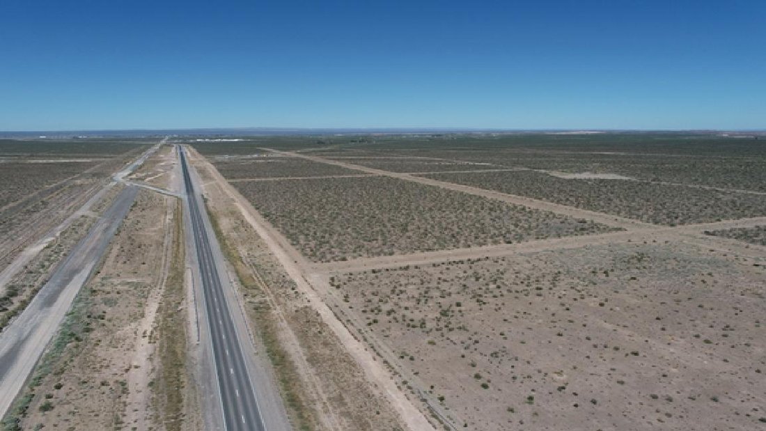Land in Centenario, Neuquen, Argentina 1 - 18472994