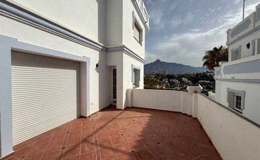 Apartment in Puerto Banus, Marbella, Spain 1