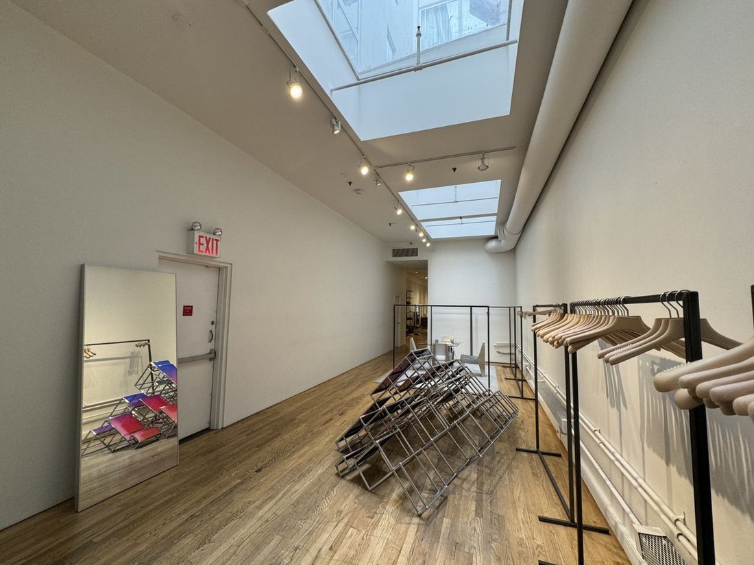 New York, New York, United States 5 - 15093810