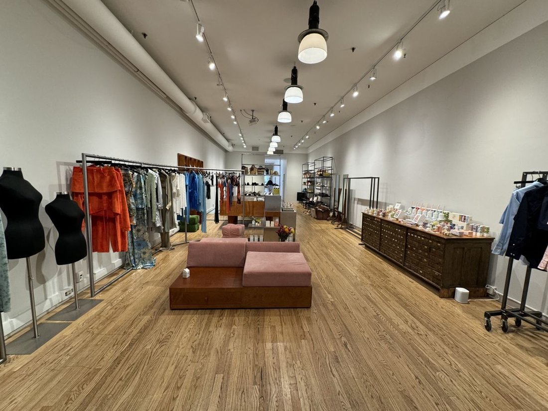 New York, New York, United States 3 - 15093810