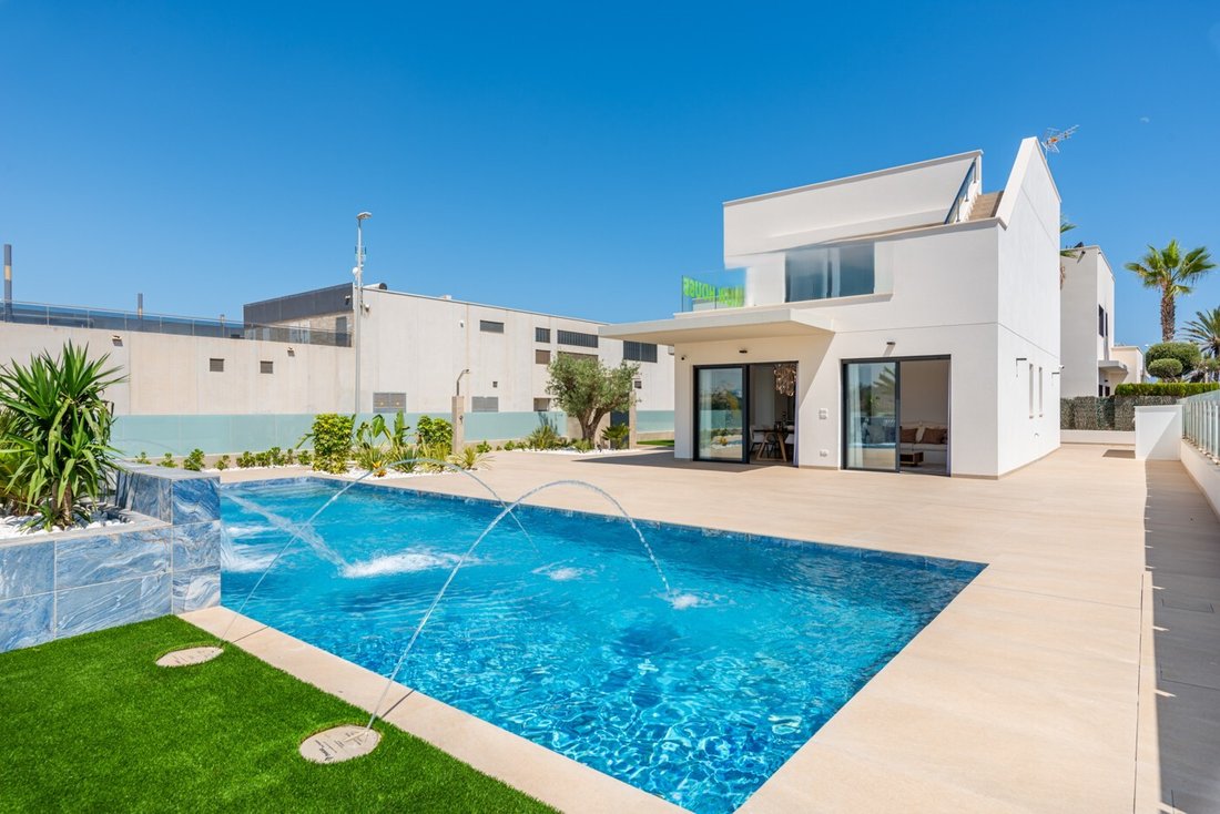 Villa in Dehesa de Campoamor, Orihuela, Valencian Community 1 - 18473081