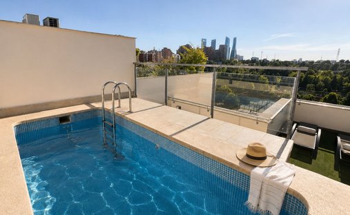 Penthouse in Ciudad Lineal, Madrid, Spain 1