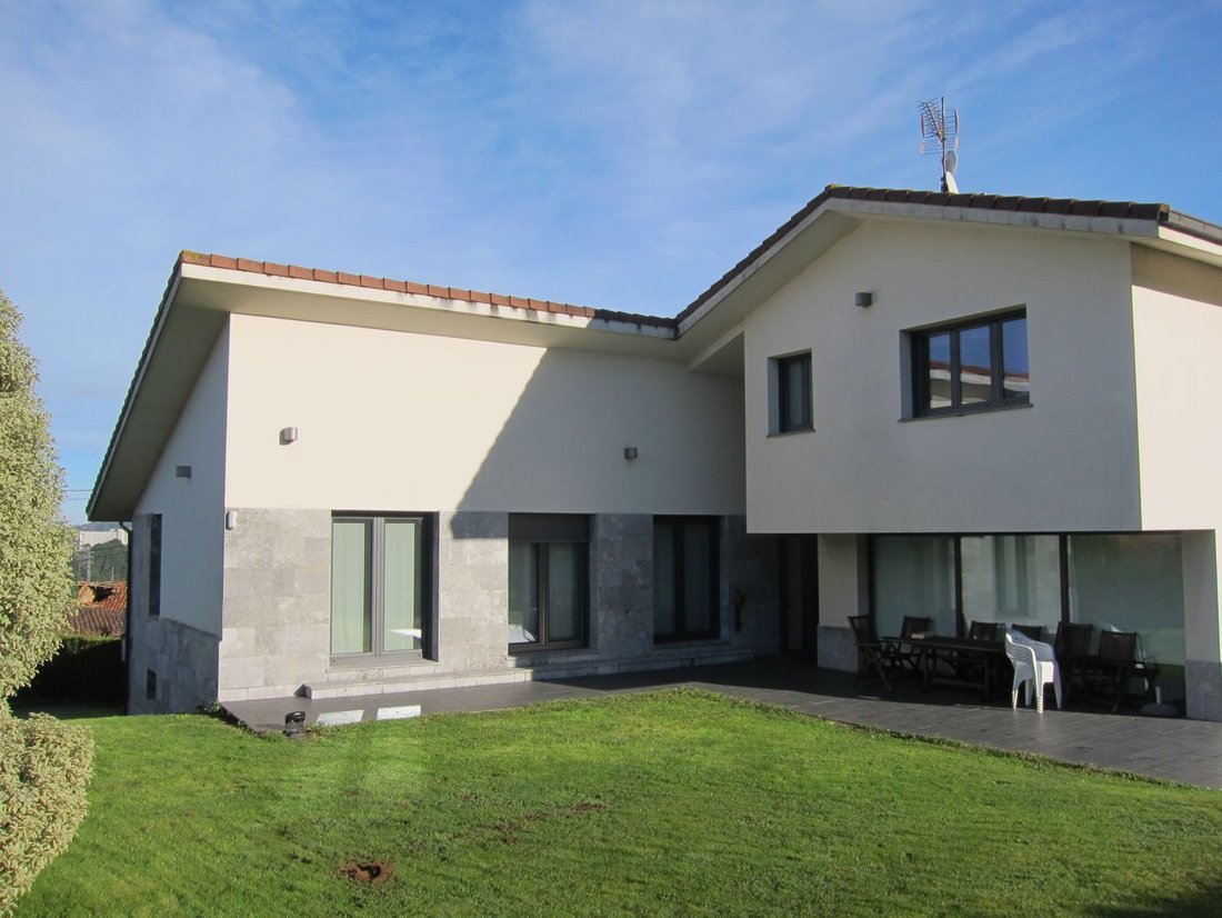 Chalet in Gijon / Xixon, Asturias, Spain 1 - 18473075