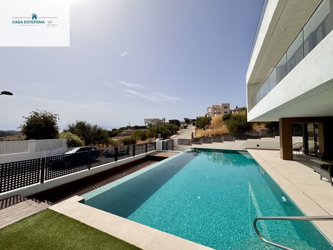Villa in Estepona, Andalusia, Spain 4 - 17517265