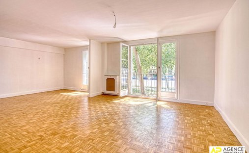 Apartment in Montreuil, Versailles, France 1