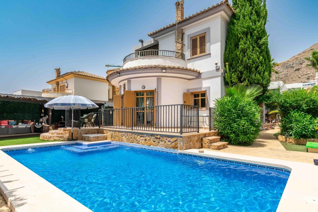 Chalet in Finestrat, Valencian Community, Spain 1 - 18474043