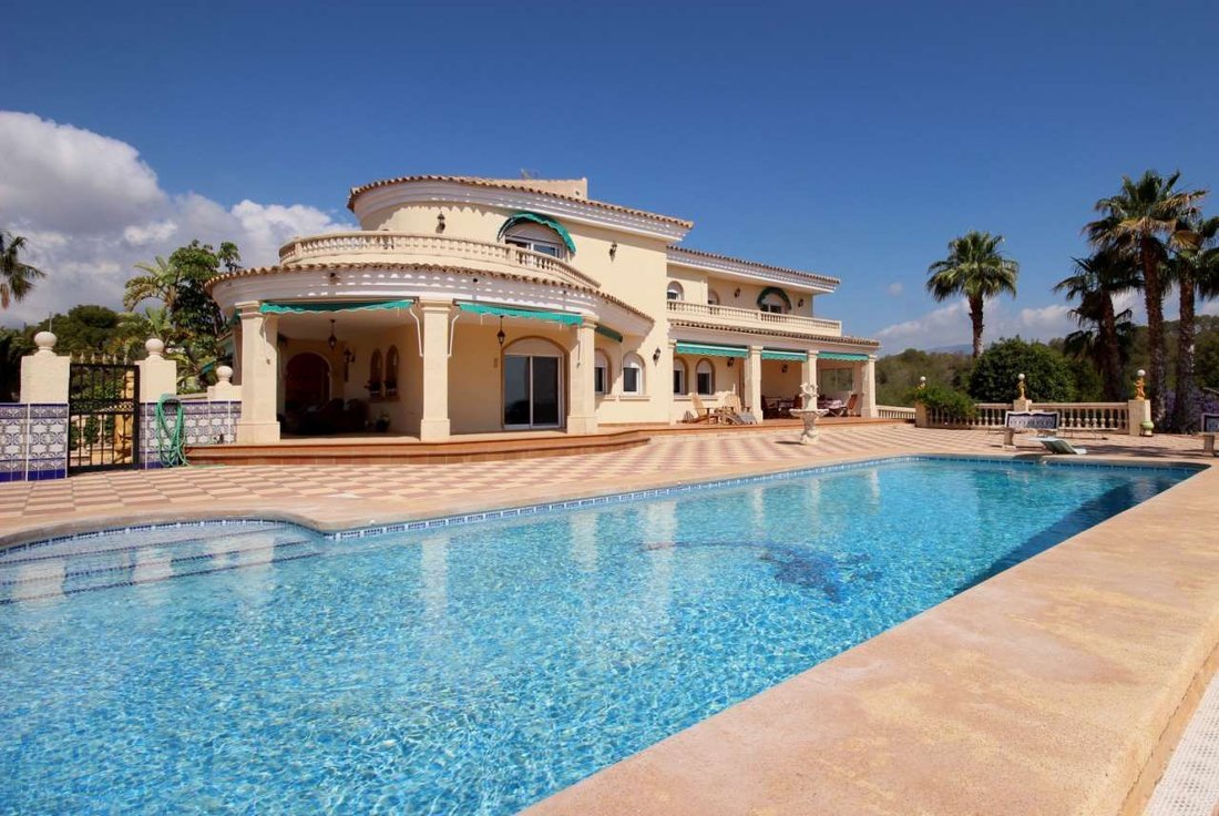 Villa in l'Alfas del Pi, Valencian Community, Spain 1 - 18474923