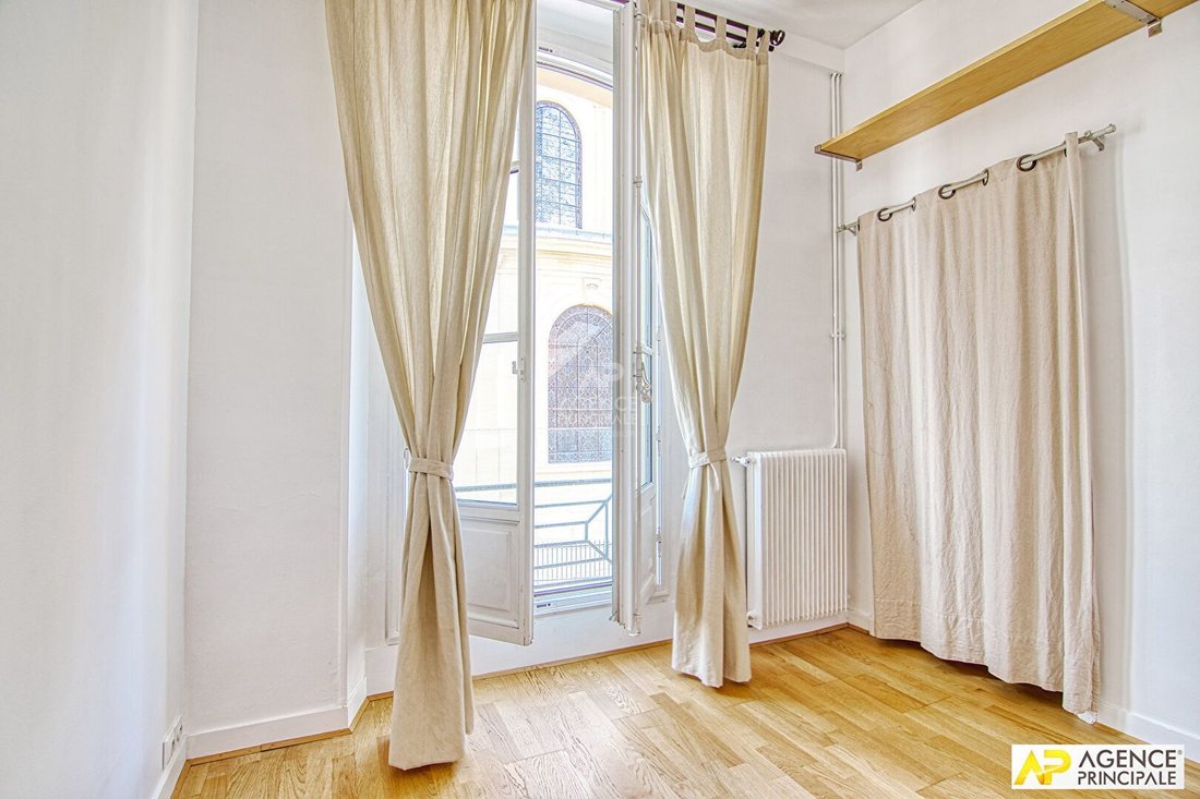 Apartment in Domaine National du Château, Versailles, France 4 - 18474202