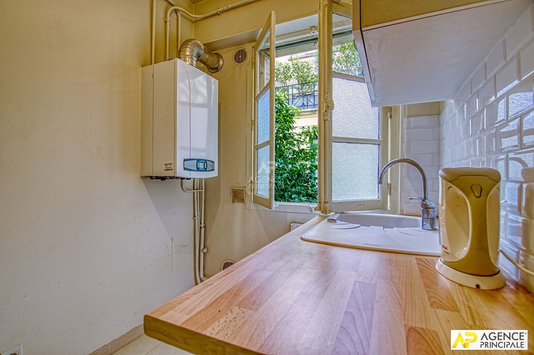Apartment in Notre Dame, Versailles, France 5 - 18474188