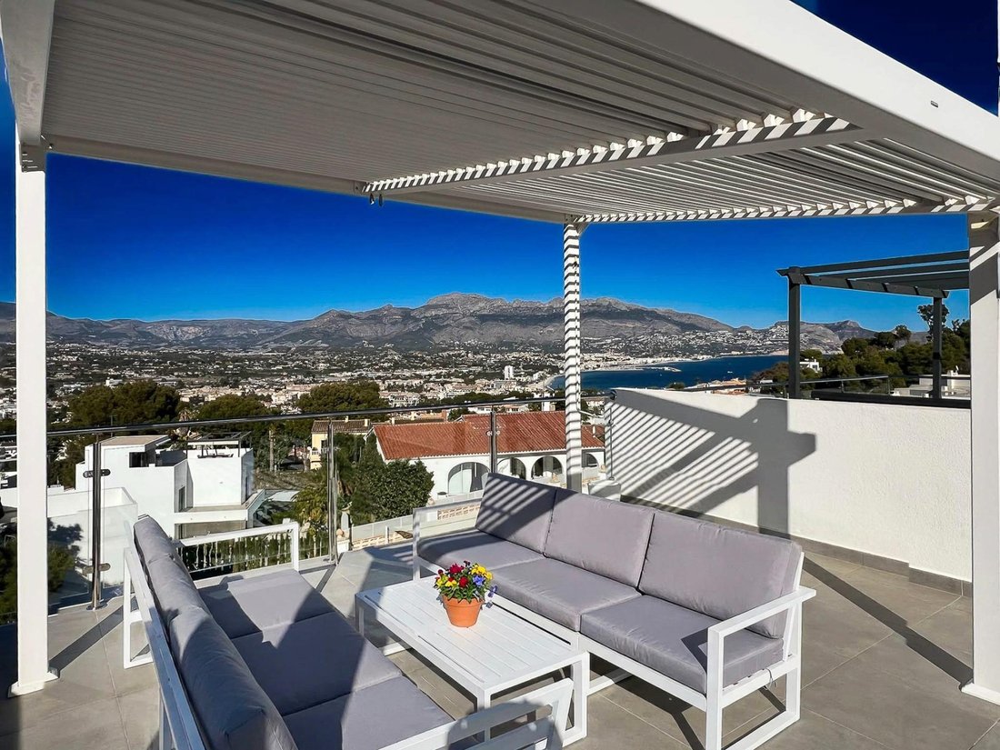 Townhouse in l'Albir, l'Alfas del Pi, Valencian Community 1 - 18473947