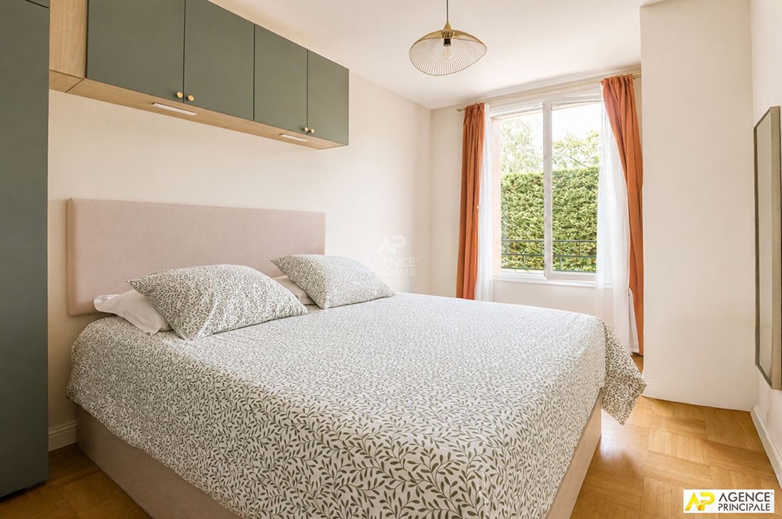 Apartment in Domaine National du Château, Versailles, France 5 - 18474352
