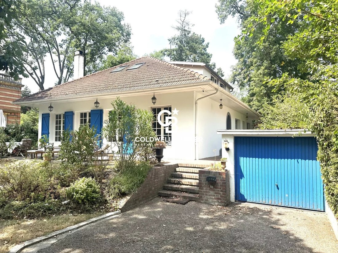 House in Le Vésinet, Ile-de-France, France 1 - 18473697