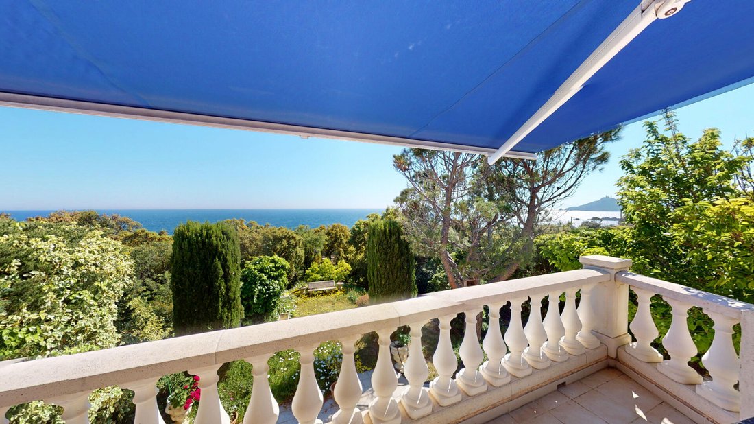 Villa in Le Dramont-Agay-Anthéor-Le Trayas, Saint-Raphaël, France 2 - 18473232