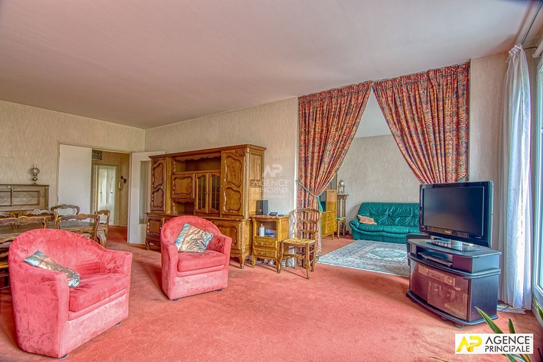 Apartment in Montreuil, Versailles, France 5 - 18474196