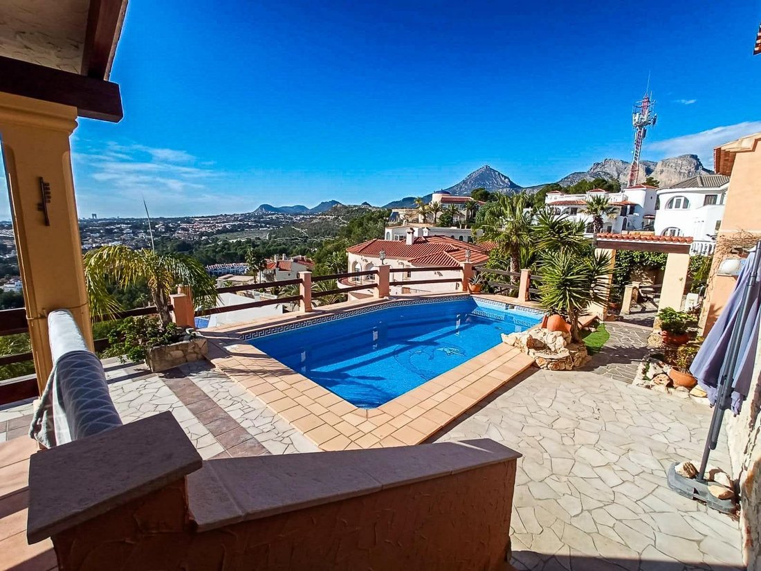 Chalet in l'Alfas del Pi, Valencian Community, Spain 2 - 18474409