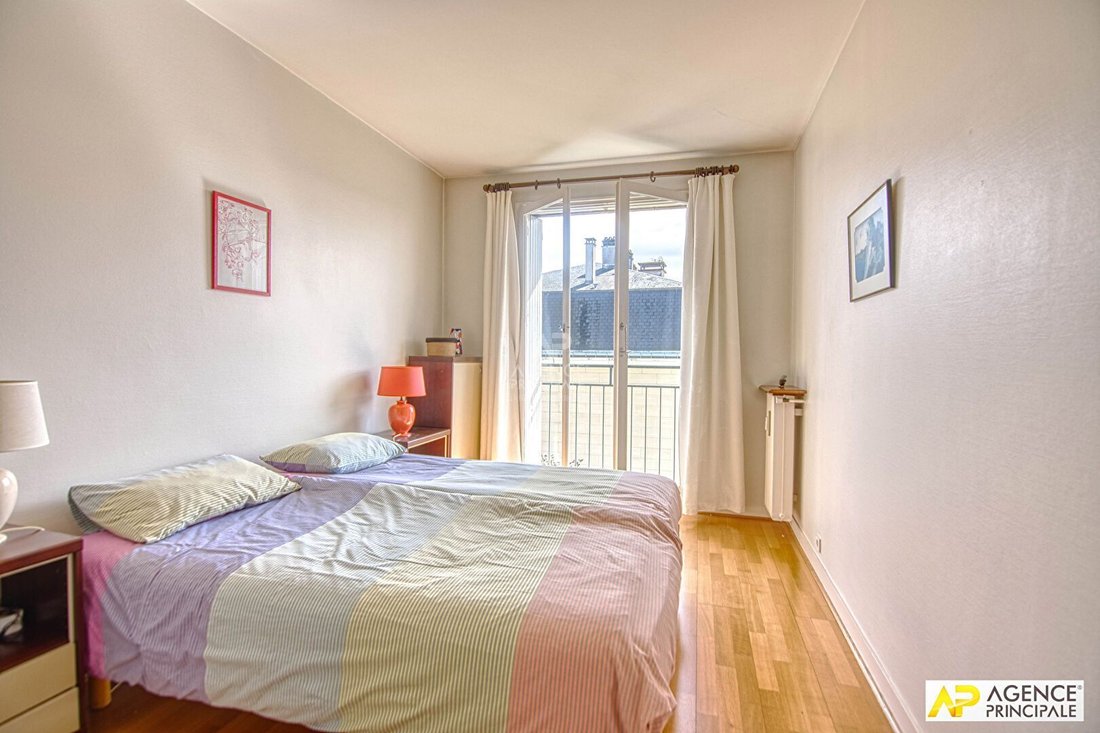 Apartment in Montreuil, Versailles, France 5 - 18474302