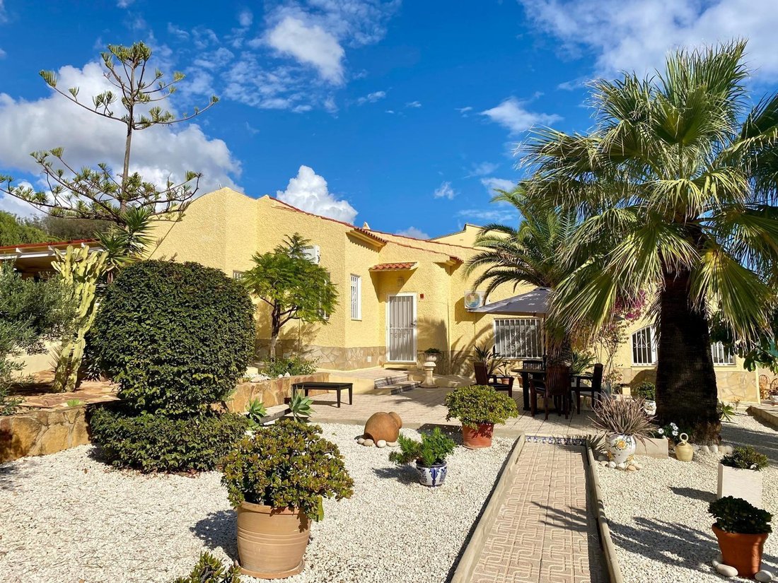 Chalet in Altea, Valencian Community, Spain 1 - 18474082
