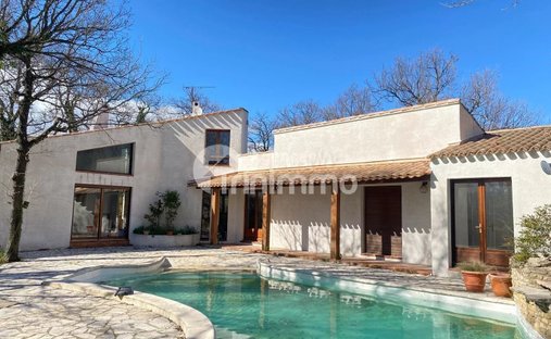 House in Ouest, Rochefort-du-Gard, France 1