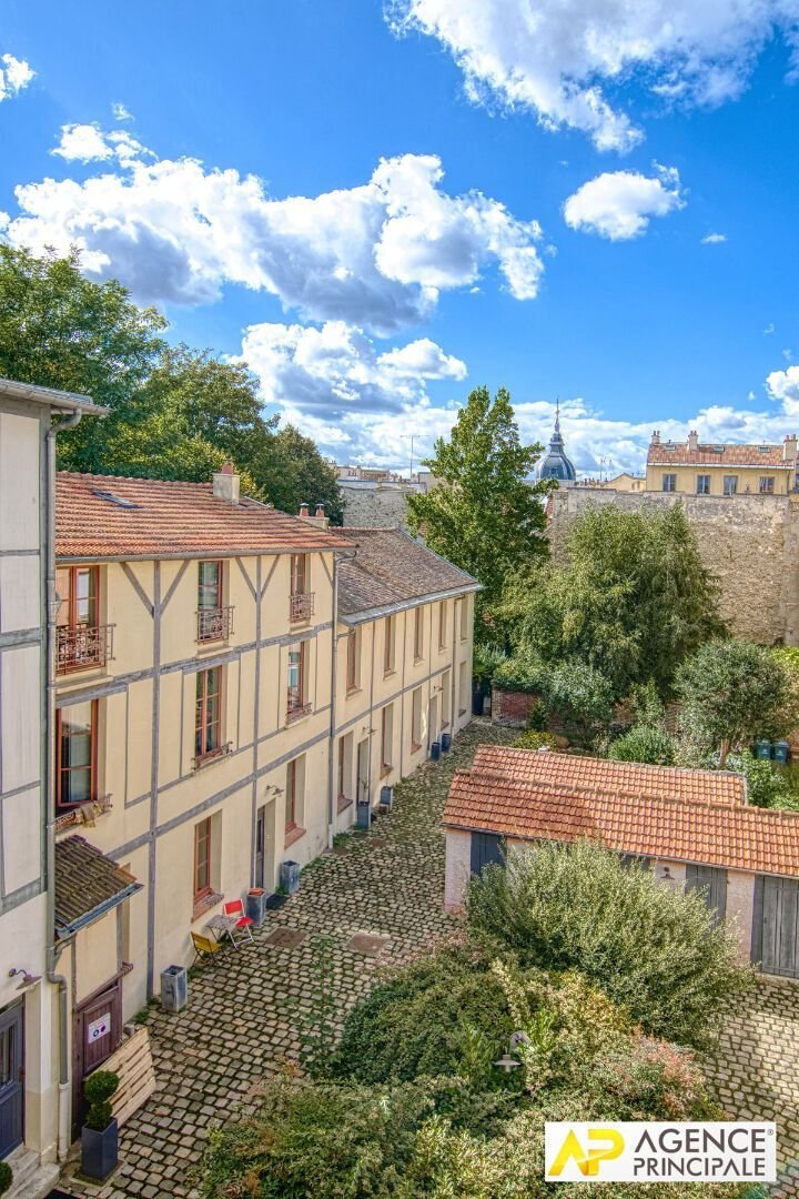 Apartment in Domaine National du Château, Versailles, France 3 - 18474399