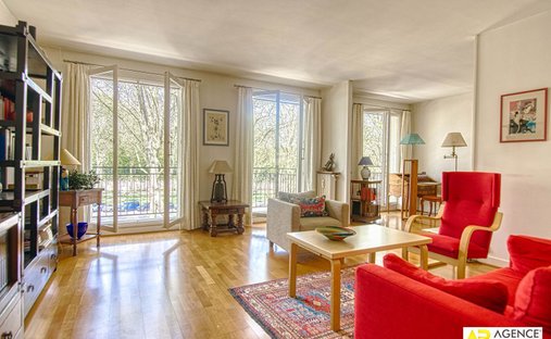 Apartment in Montreuil, Versailles, France 1