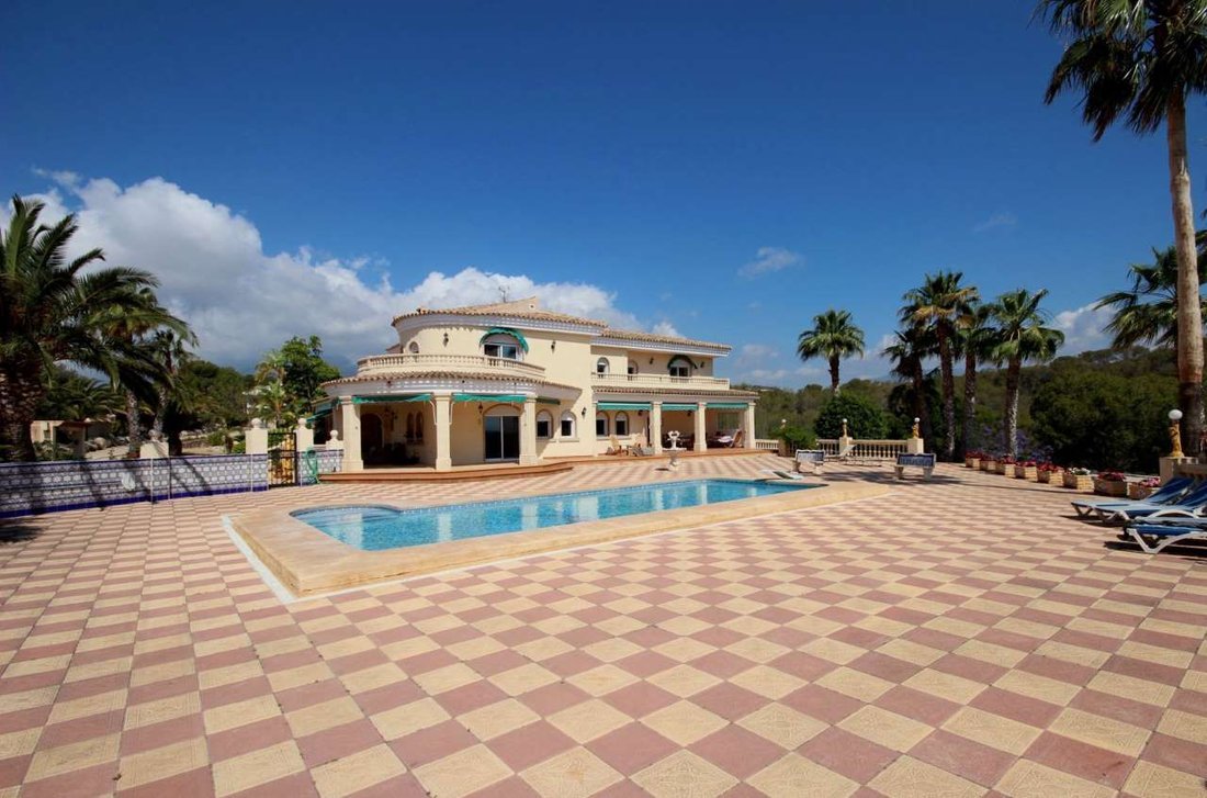 Villa in l'Alfas del Pi, Valencian Community, Spain 2 - 18474923