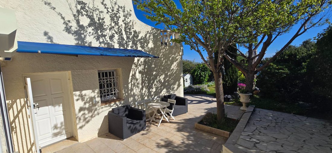 Villa in Le Dramont-Agay-Anthéor-Le Trayas, Saint-Raphaël, France 3 - 18473232