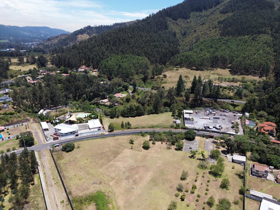 Land in Quito, Pichincha, Ecuador 4 - 18474086