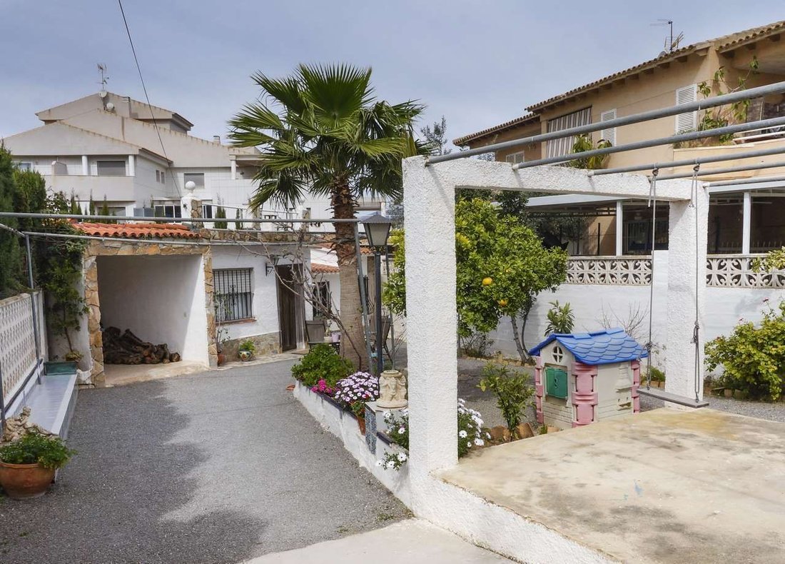 Chalet in l'Alfas del Pi, Valencian Community, Spain 1 - 18474244