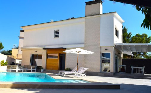 Apartment in l'Alfas del Pi, Valencian Community, Spain 1