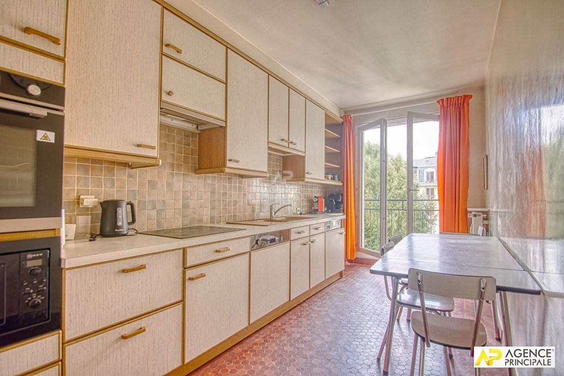 Apartment in Montreuil, Versailles, France 4 - 18474196