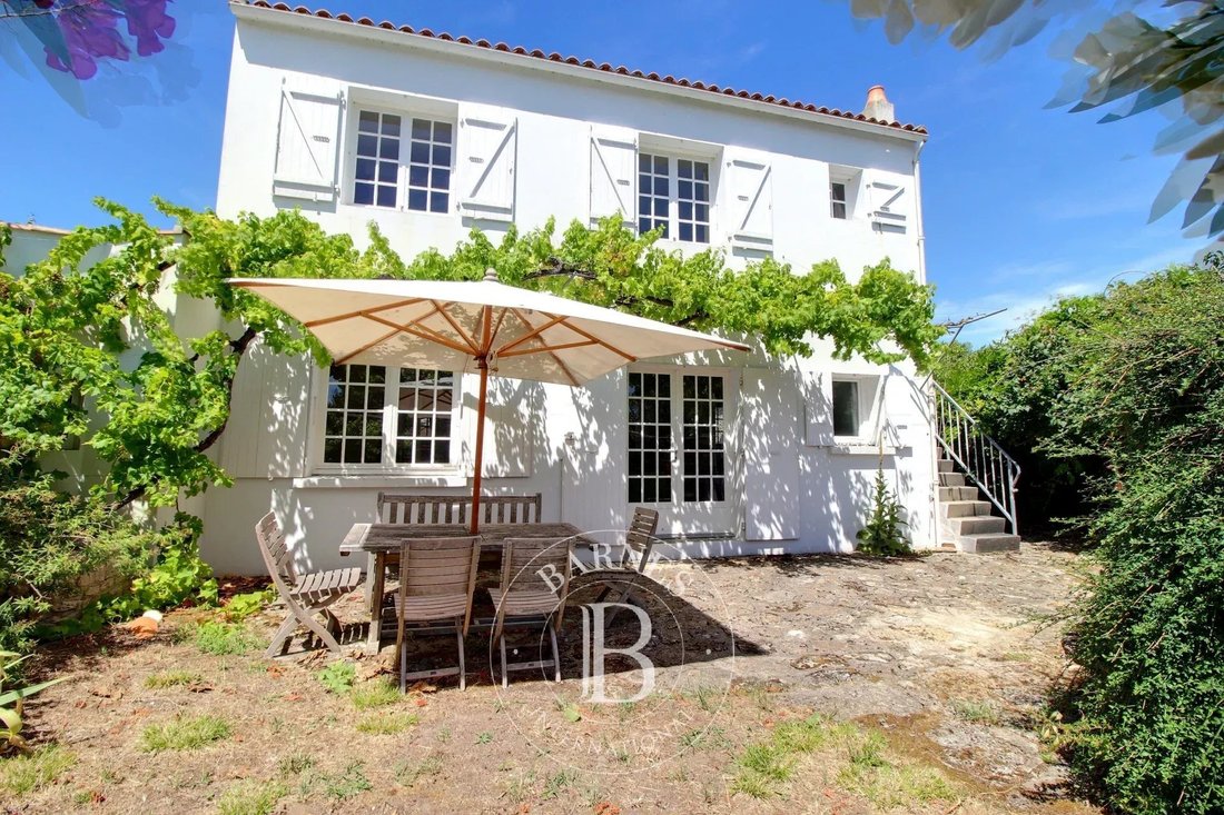 House in Les Portes-en-Ré, Nouvelle-Aquitaine, France 2 - 18474076