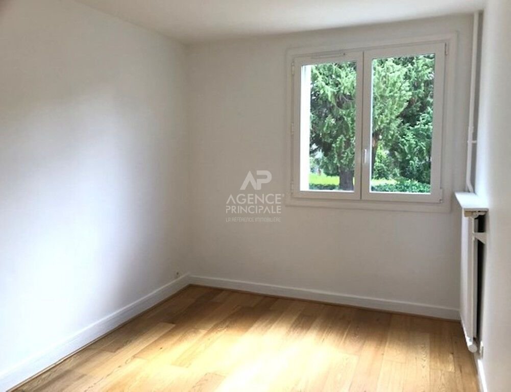 Apartment in Domaine National du Château, Versailles, France 4 - 18474318