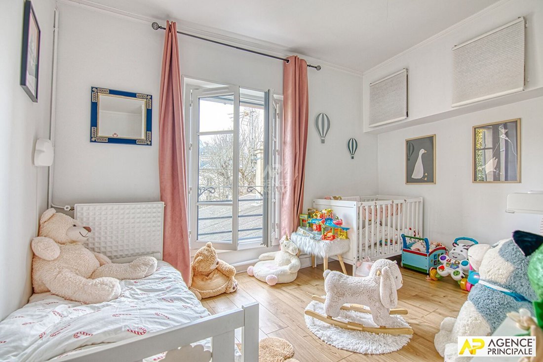Apartment in Domaine National du Château, Versailles, France 5 - 18474358