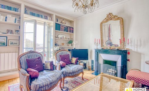 Apartment in Notre Dame, Versailles, France 1