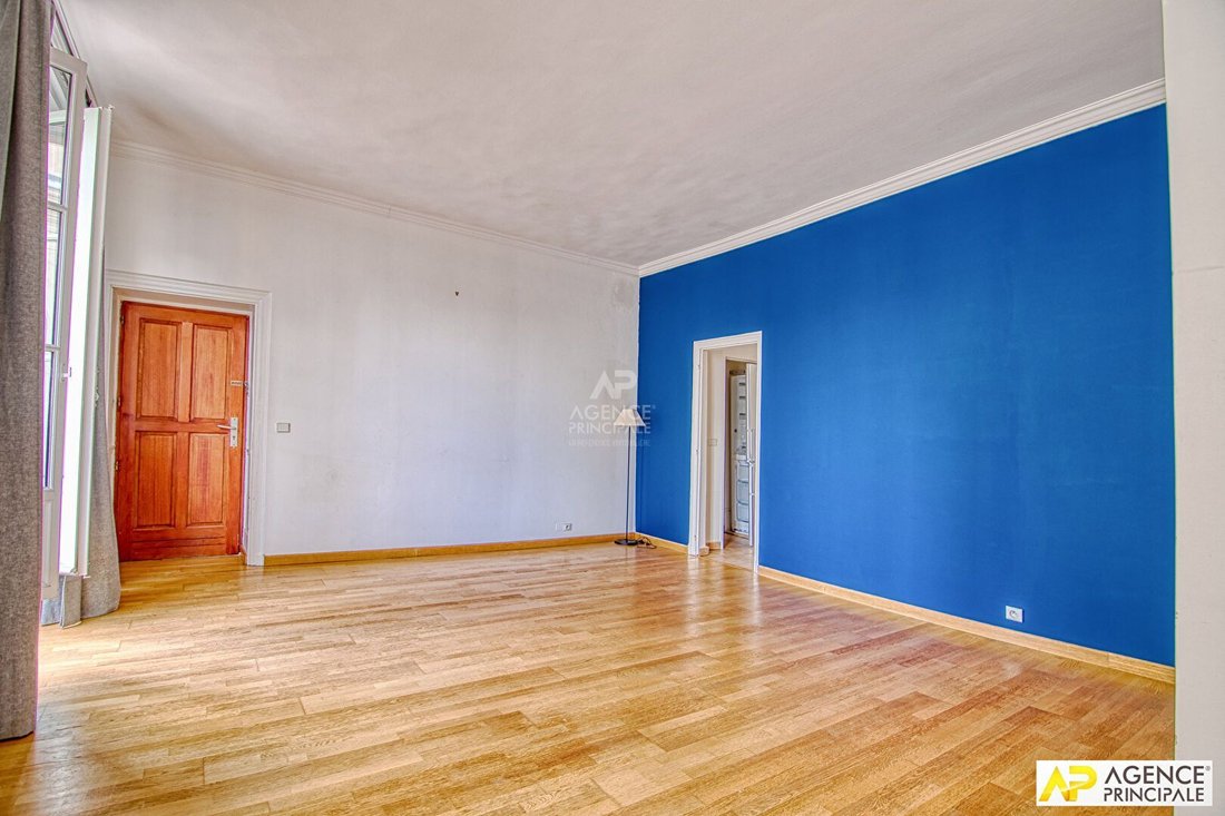 Apartment in Domaine National du Château, Versailles, France 5 - 18474202