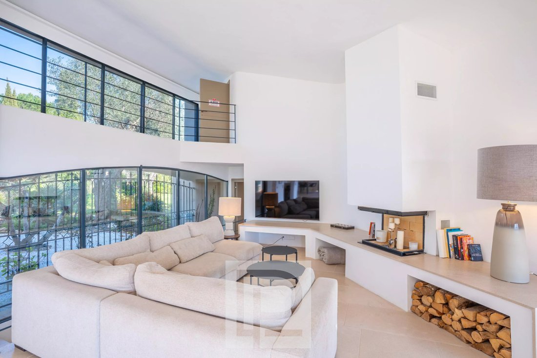 House in Mougins, Provence-Alpes-Côte d'Azur, France 5 - 18473671