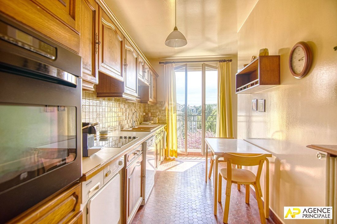 Apartment in Montreuil, Versailles, France 3 - 18474302