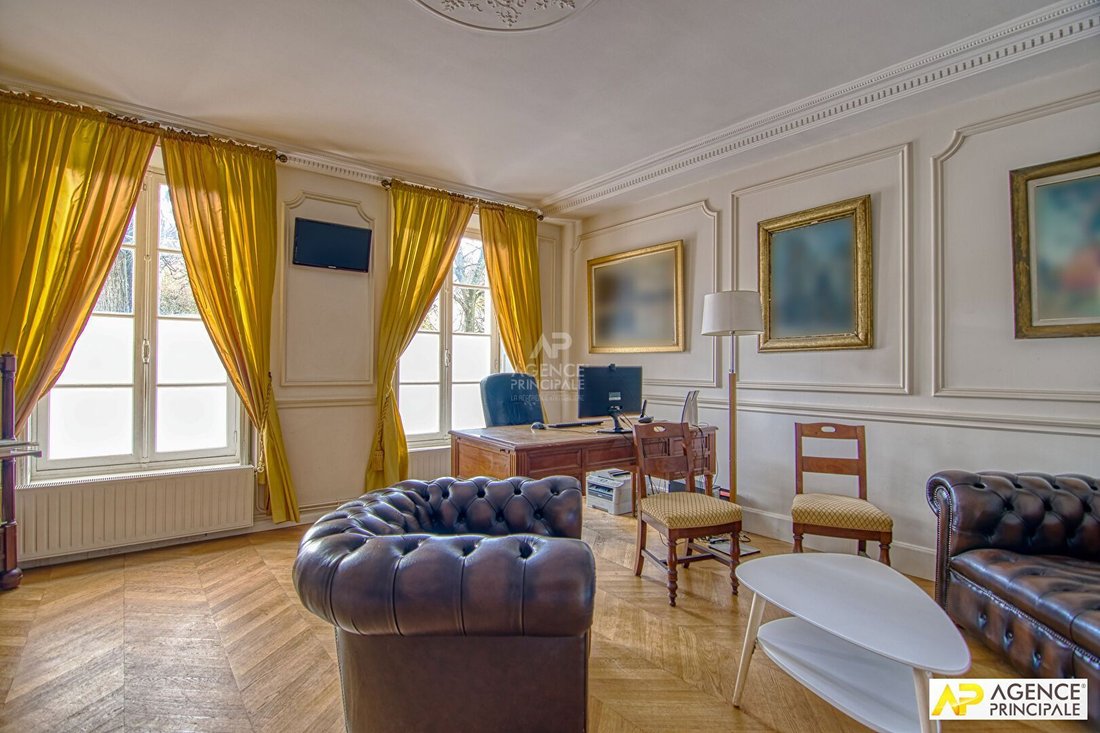 Apartment in Notre Dame, Versailles, France 3 - 18474188