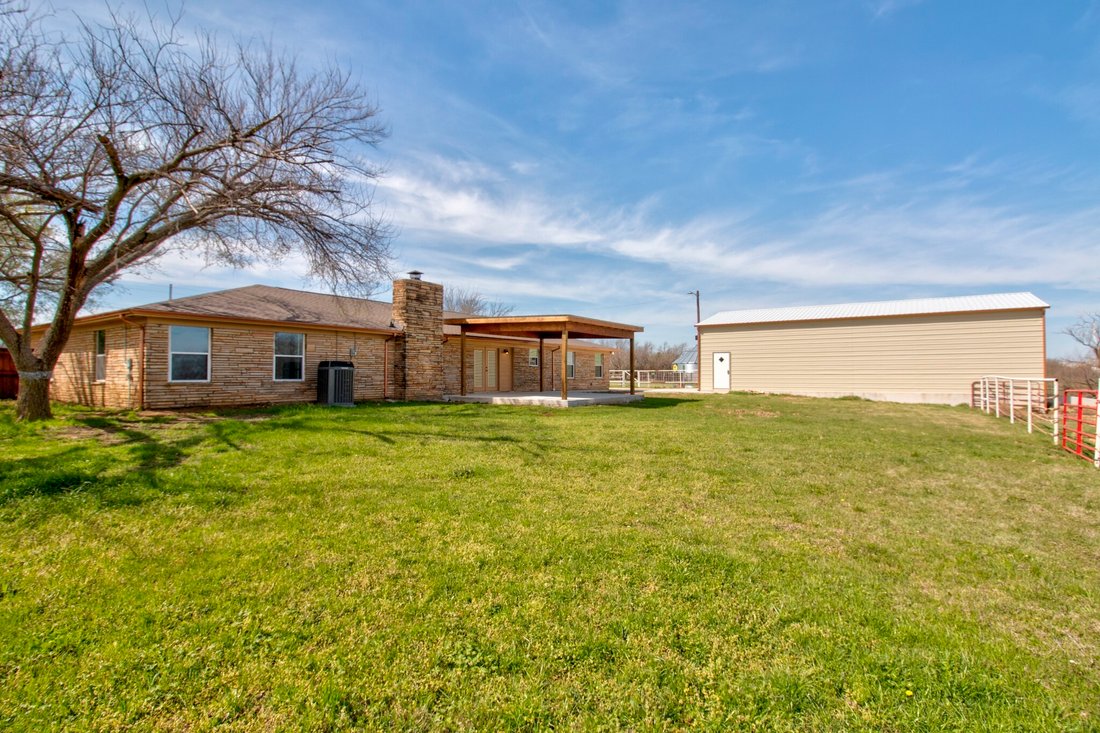 House in Sanger, Texas, United States 4 - 17470949